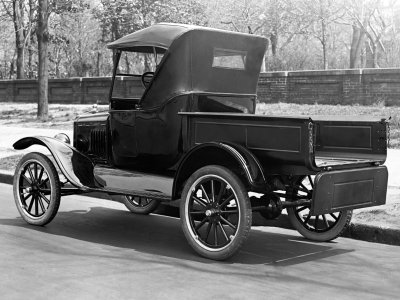1915-ford-model-t-pickup-wallpaper-4607a7bbc6088dad8aa8af13a252504f.jpg