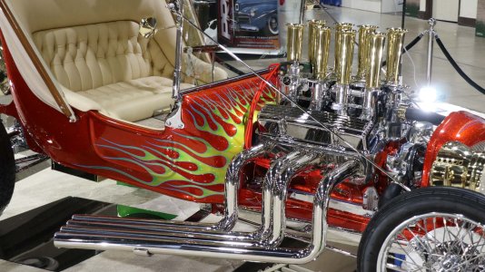 007-1915-ford-model-T-leg-show-t-walter-sigsby.jpg