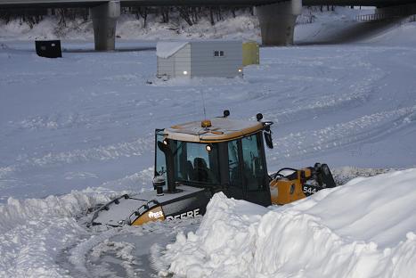 Loader-in-the-River-003.JPG